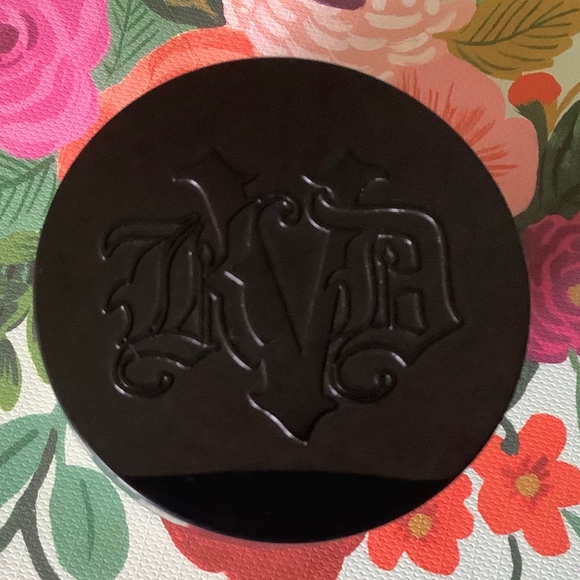 KVD Lock-It Translucent Setting Powder - Picture 2 of 2